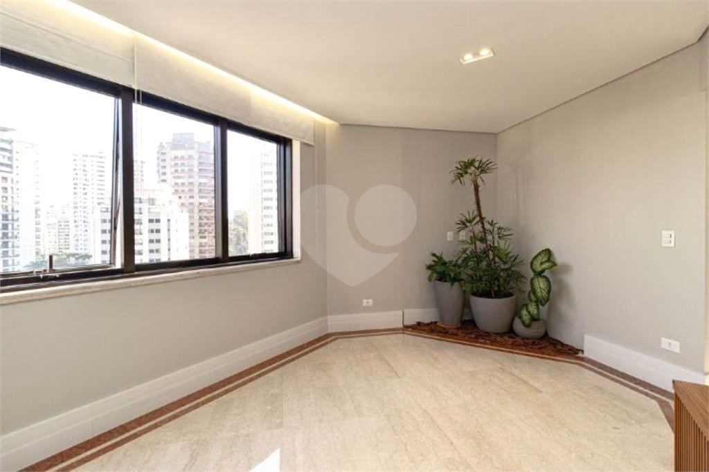 Apartamento à venda com 3 suítes em Jardim Parque Morumbi, São Paulo, SP