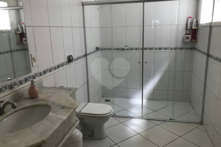 Sobrado à venda com 3 quartos, sendo 1 suíte, em Jardim América, Bragança Paulista, SP