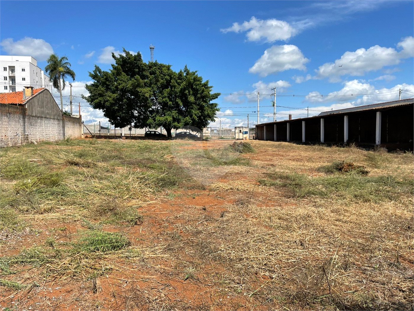 Terreno à venda com 1 quarto em Vila Carolina, Itapetininga, SP
