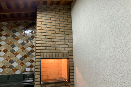 Casa à venda com 3 suítes em Vila Amorim, Suzano, SP