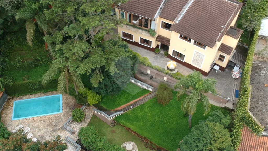 Sobrado à venda com 3 quartos, sendo 1 suíte, em Roseira, Mairiporã, SP