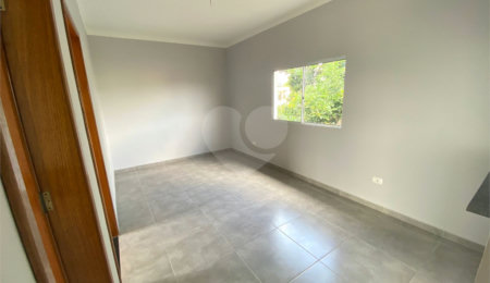 Apartamento à venda com 2 quartos em Alvinópolis, Atibaia, SP
