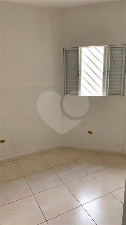 Casa à venda com 3 quartos, sendo 1 suíte, em Vila Figueira, Suzano, SP