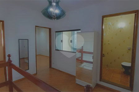 Sobrado à venda com 3 quartos em Bonfim, Osasco, SP