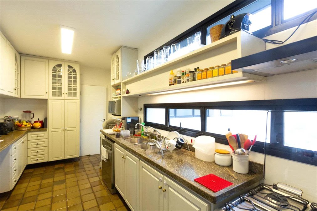 Apartamento à venda com 4 suítes em Vila Nova Conceição, São Paulo, SP