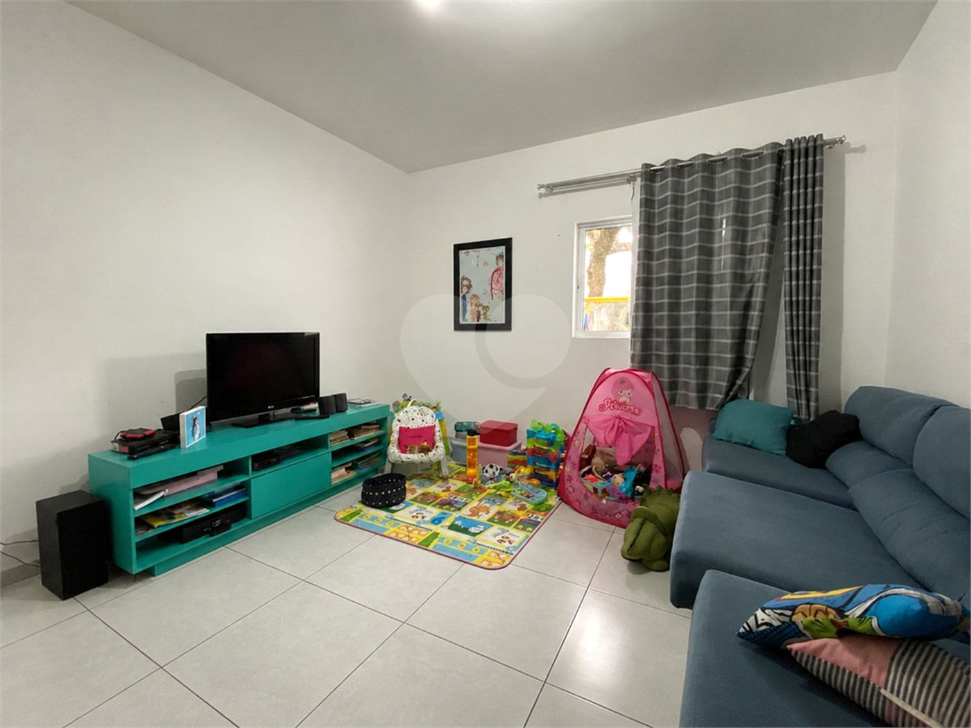 Casa à venda com 3 quartos, sendo 1 suíte, em Vila Barcelona, Sorocaba, SP