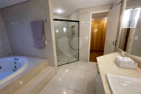 Apartamento à venda com 4 suítes em Vila Suzana, São Paulo, SP