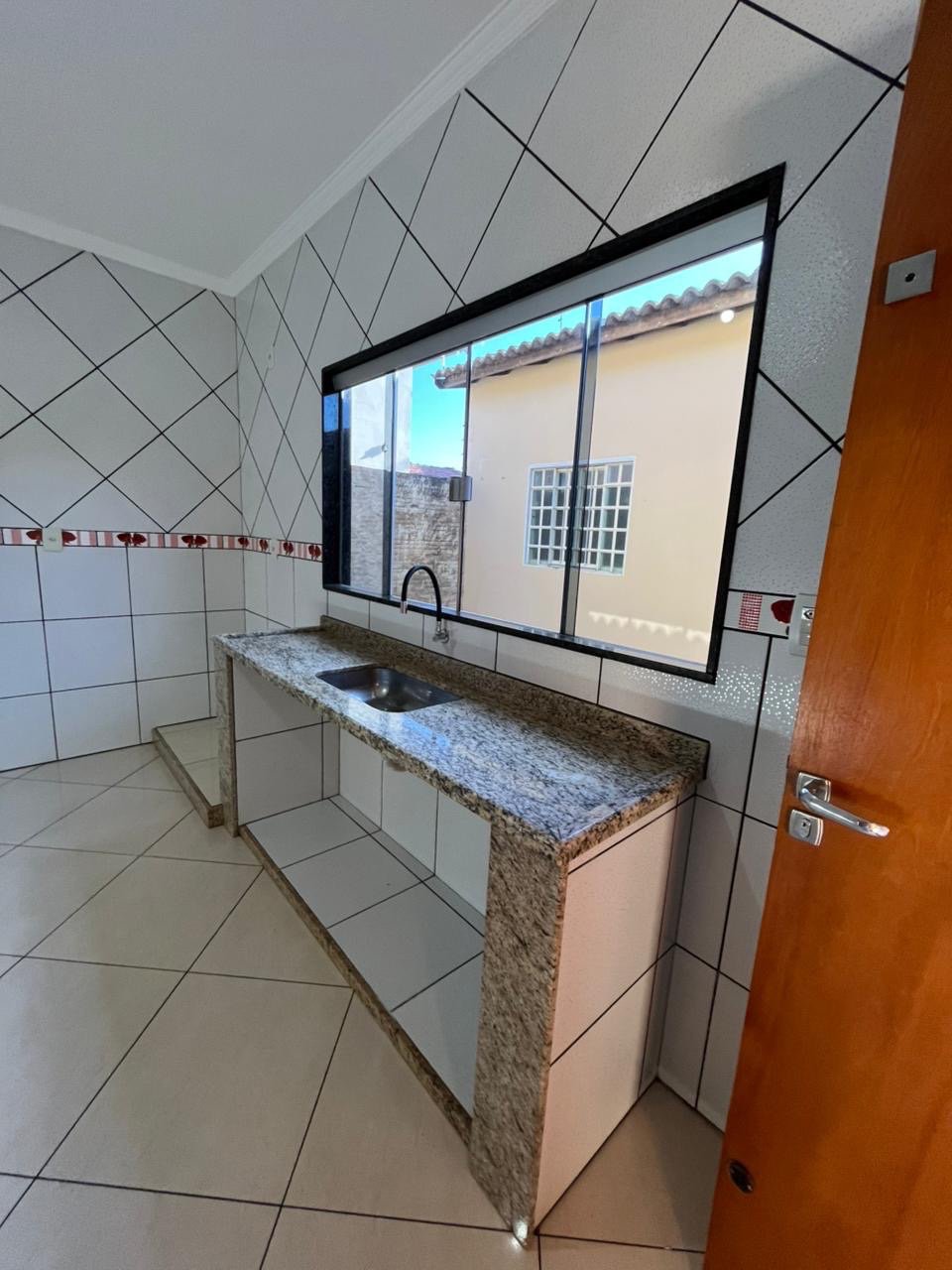 Casa à venda com 4 quartos, sendo 1 suíte,  em Jardim Maristela, Três Lagoas, MS