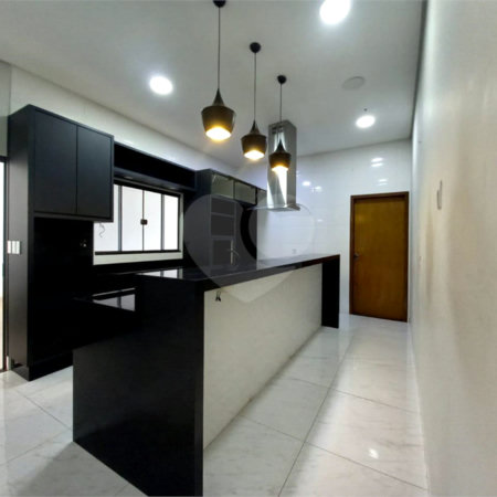 Casa à venda com 3 quartos, sendo 1 suíte,  em Vila Santa Catarina, Dourados, MS