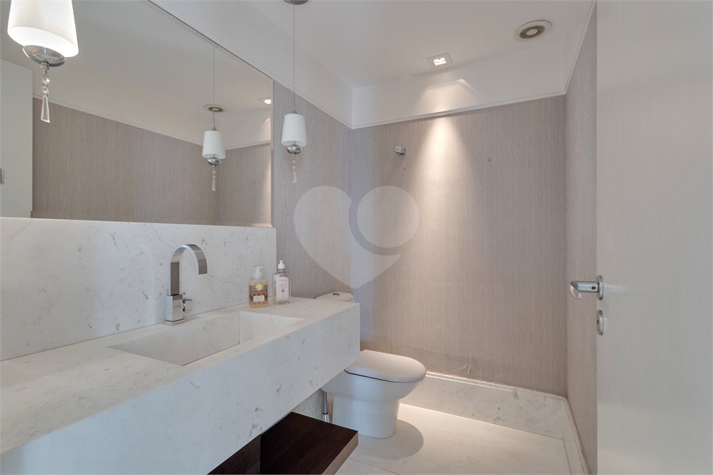 Apartamento à venda com 4 suítes em Campo Belo, São Paulo, SP
