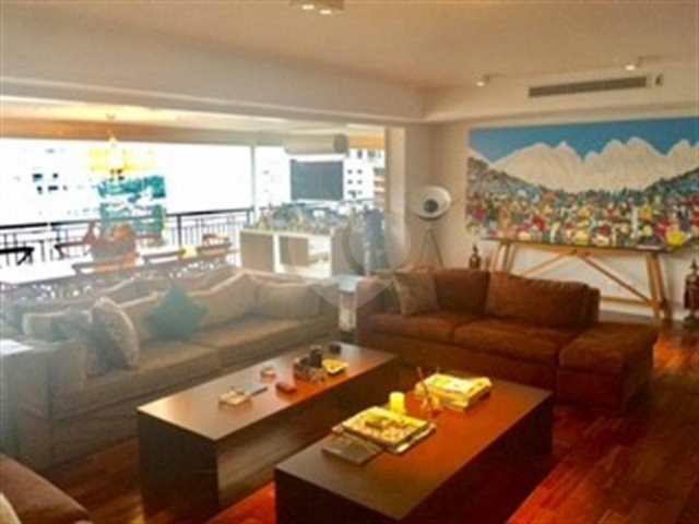 Apartamento à venda com 3 suítes em Campo Belo, São Paulo, SP