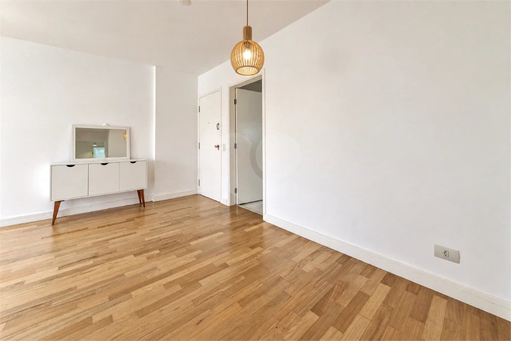 ÓTIMO APARTAMENTO 76 m² ÚTEIS REFORMADO 1 VAGA DE GARAGEM