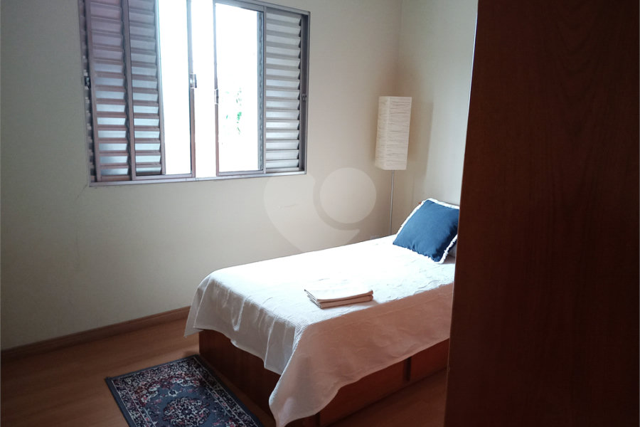 Sobrado à venda com 4 quartos em Horto, São Paulo, SP