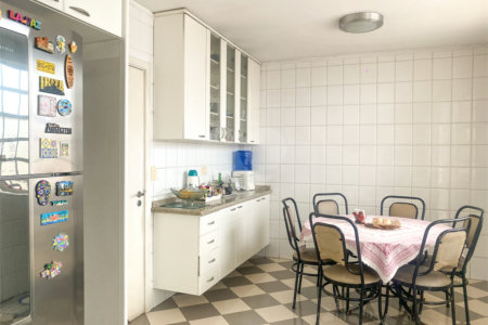Casa de Vila à venda com 5 quartos, sendo 4 suítes, em Chácara Santo Antônio, São Paulo, SP