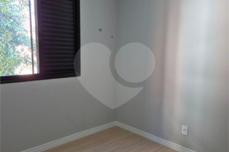 Apartamento à venda com 3 quartos, sendo 1 suíte,  em Cidade São Francisco, São Paulo, SP