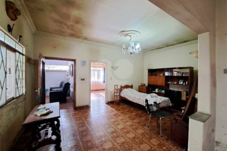 Casa à venda com 3 quartos, sendo 1 suíte, em Vila Constança, São Paulo, SP
