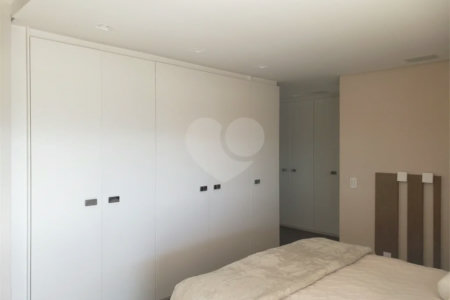 Apartamento à venda com 5 suítes em Santa Teresinha, São Paulo, SP