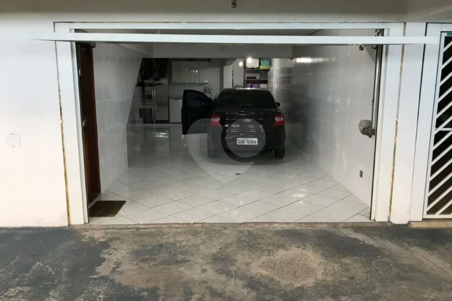Casa à venda com 3 quartos, sendo 1 suíte, no condomínio Residencial Gabriela, São Paulo - SP