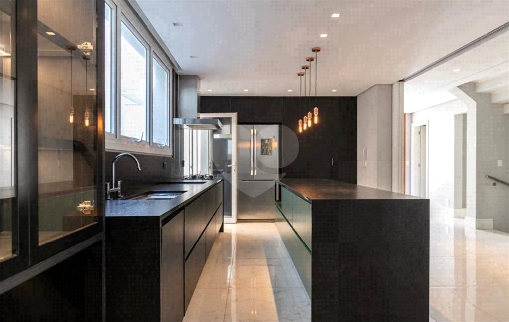 Casa à venda com 4 suítes no condomínio Hípica Garden, São Paulo - SP