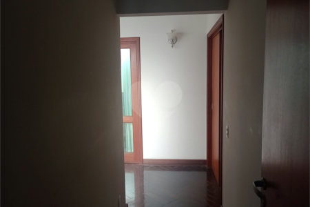 Casa à venda com 5 quartos, sendo 3 suítes, no Centro, Itapetininga, SP