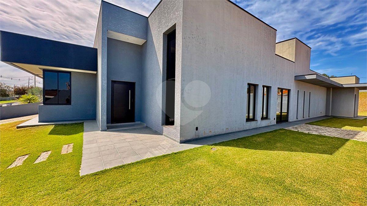 Casa à venda com 3 suítes no condomínio Village Ipanema 2, Araçoiaba da Serra - SP