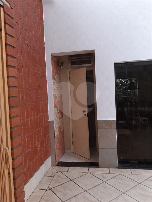 Sobrado à venda com 4 quartos, sendo 2 suítes, em Bosque da Saúde, São Paulo, SP