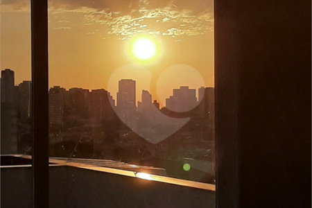 Sobrado à venda ou para alugar com 3 suítes em Bosque da Saúde, São Paulo, SP