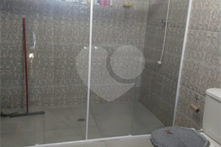 Sobrado à venda com 3 quartos em Jardim Helena, Ferraz de Vasconcelos, SP