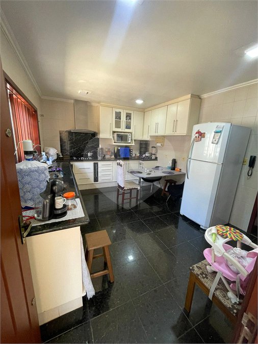 Sobrado à venda com 3 quartos, sendo 1 suíte, em Jardim Regina, Indaiatuba, SP