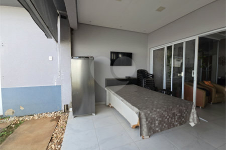 Casa à venda com 4 quartos, sendo 1 suíte, no condomínio Village Ipanema 2, Araçoiaba da Serra - SP