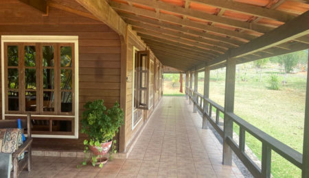 Casa à venda com 3 quartos, sendo 1 suíte,  no Centro, Araçoiaba da Serra, SP