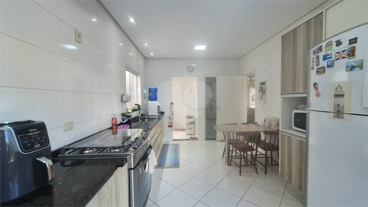 Casa à venda com 3 suítes no condomínio Residencial Villa dos Inglezes, Sorocaba - SP