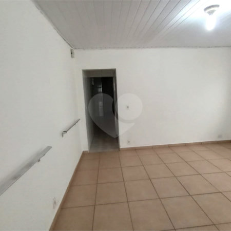 Sobrado à venda com 3 quartos em Sítio Pinheirinho, São Paulo, SP