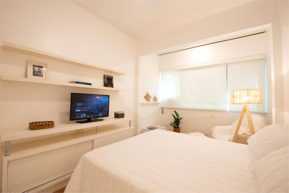 Apartamento à venda com 3 quartos, sendo 1 suíte, em Leme, Rio de Janeiro, RJ