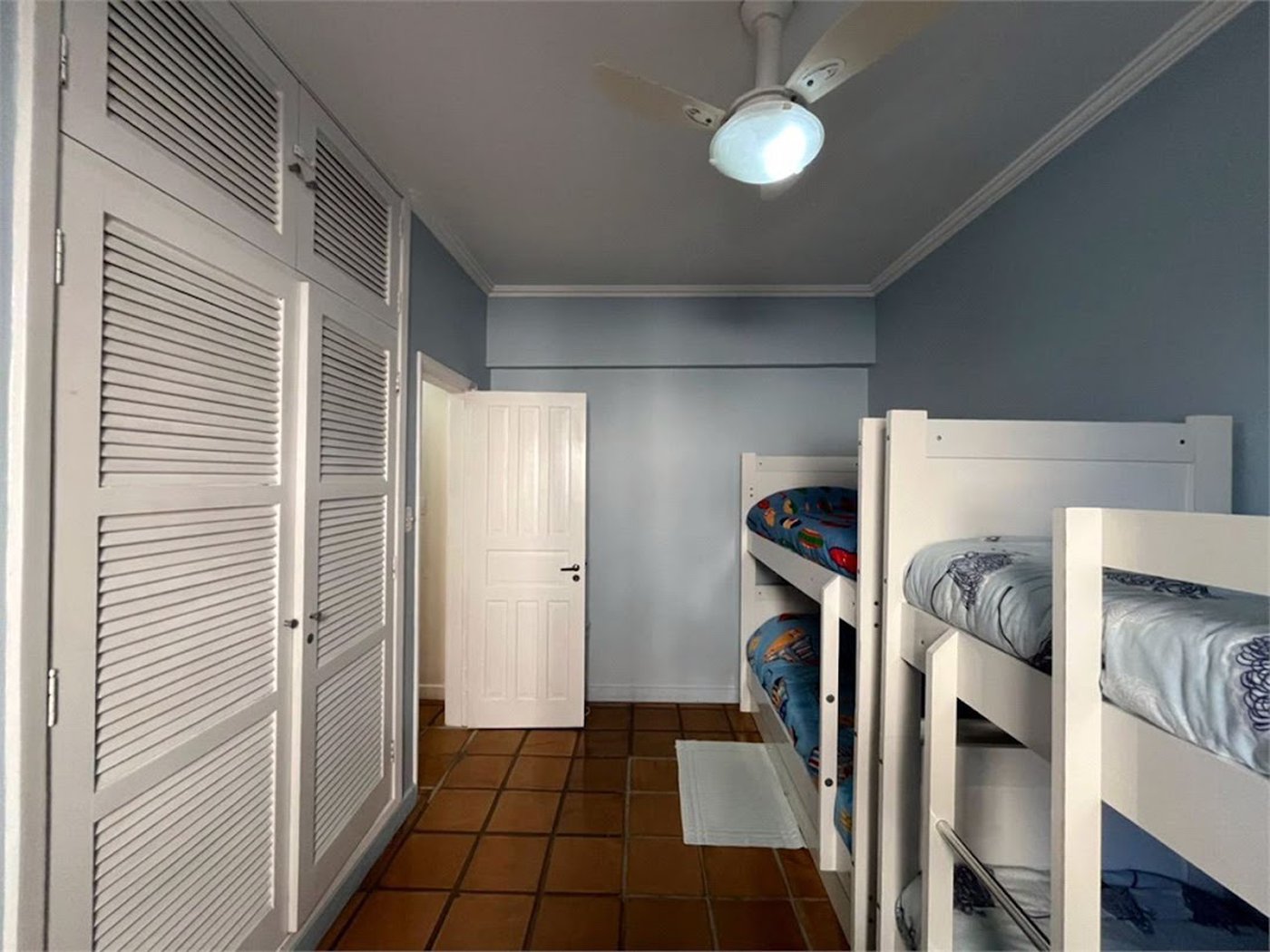 Apartamento Residencial à venda, Jardim Virginia, Guarujá - AP0424.