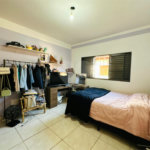 Casa á venda, com 03 Dormitórios, em São Carlos.