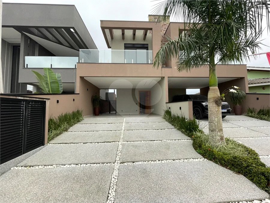 Casa à venda ou para alugar com 5 quartos, sendo 4 suítes,  em Morada da Praia, Bertioga, SP