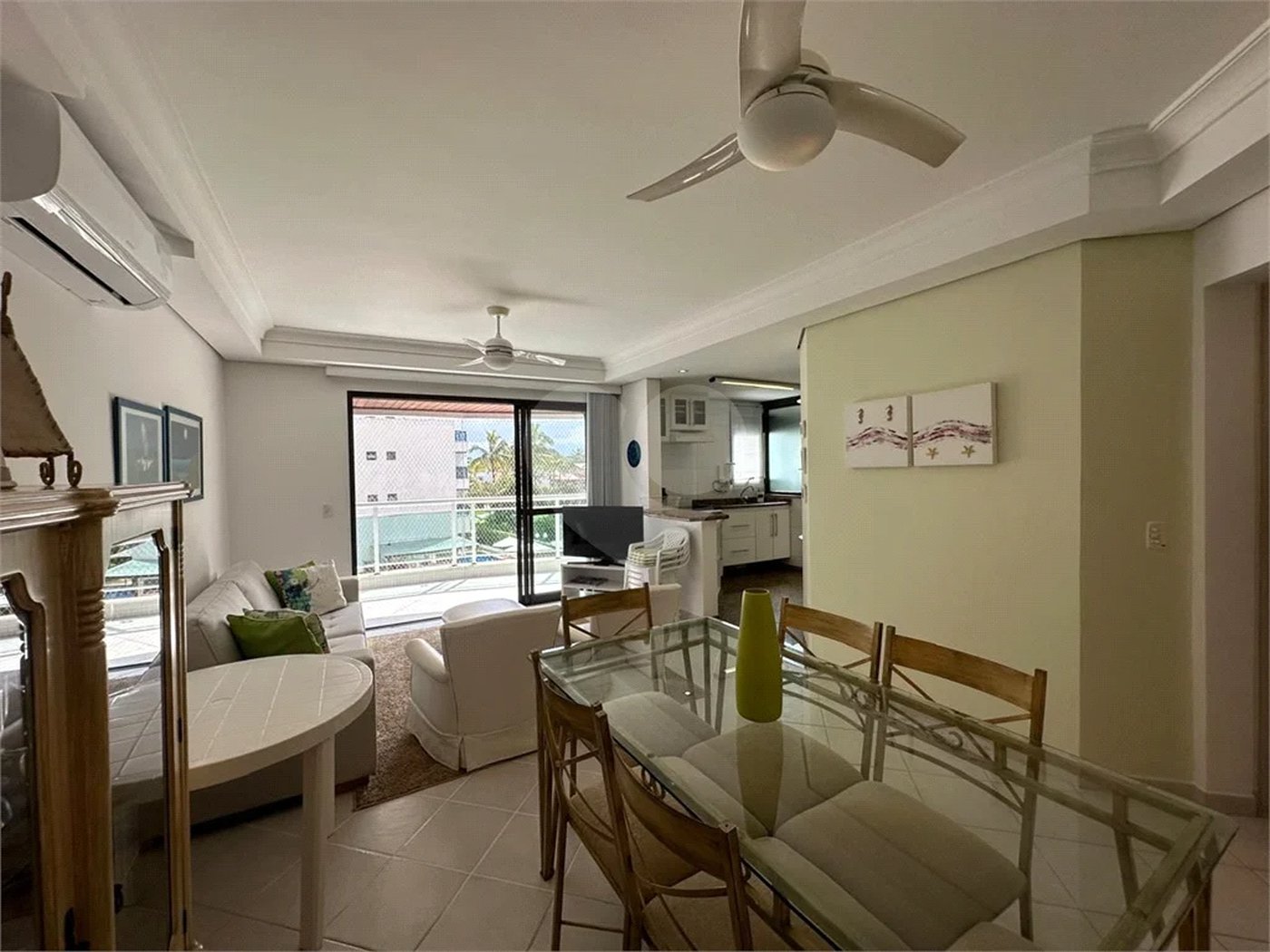 Apartamento à venda com 3 quartos, sendo 1 suíte, em Riviera de São Lourenço, Bertioga, SP