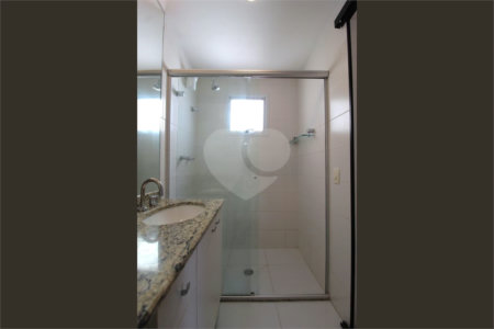Apartamento à venda com 3 quartos, sendo 1 suíte,  em Vila Olímpia, São Paulo, SP