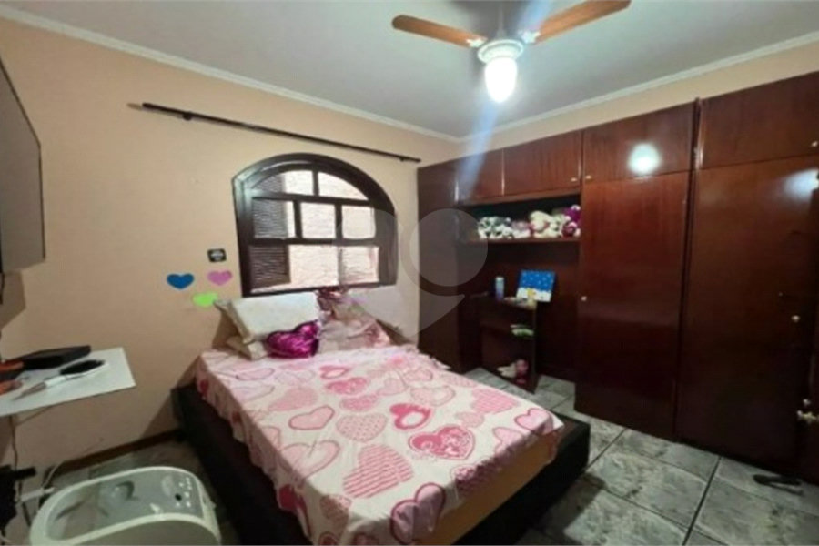 Sobrado à venda com 3 quartos, sendo 1 suíte, em Tremembé, São Paulo, SP