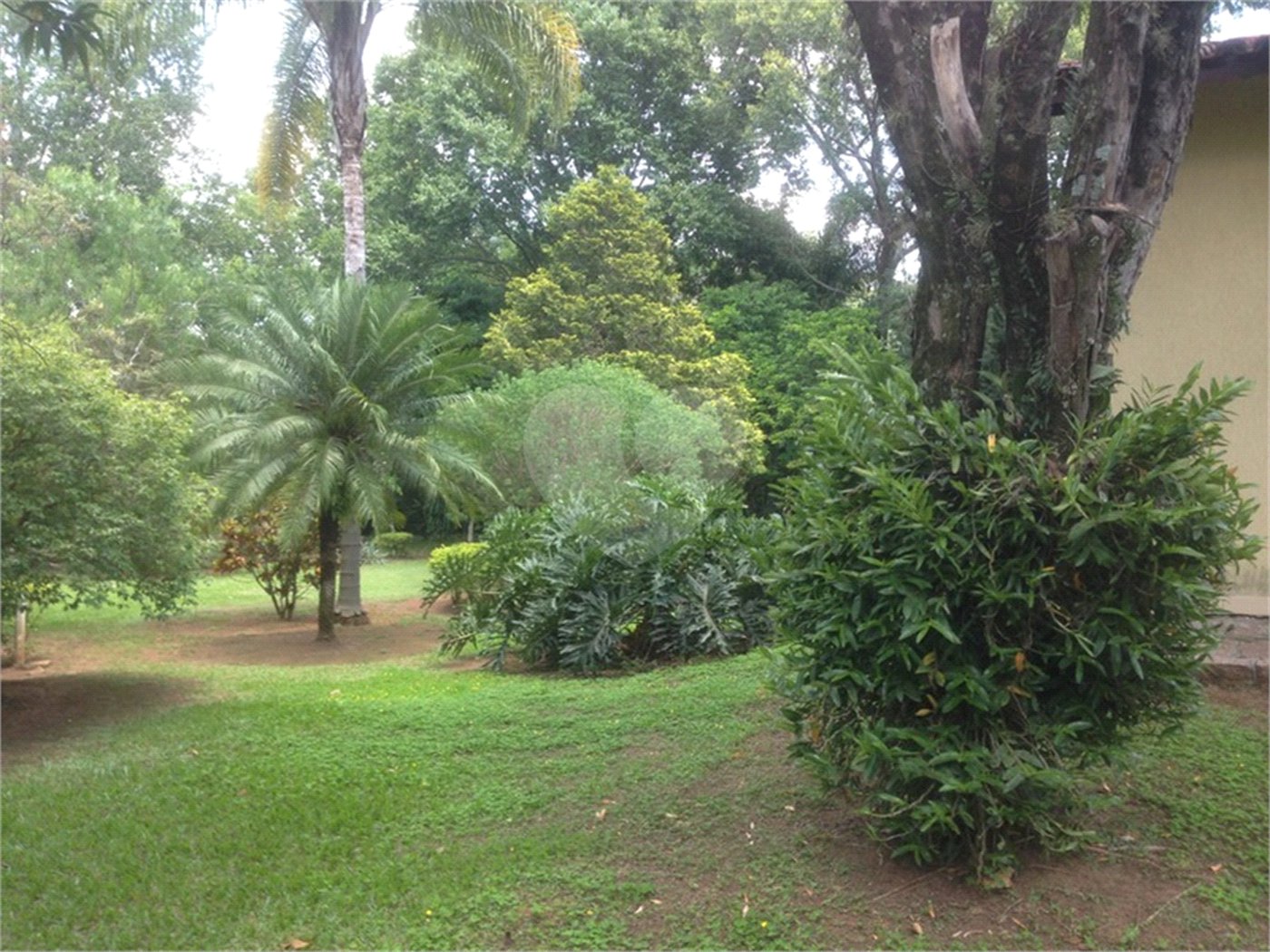Casa à venda com 5 quartos, sendo 3 suítes, no condomínio Recanto das Flores, Indaiatuba - SP