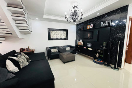 Casa à venda com 4 quartos, sendo 2 suítes, no condomínio Carmen Blanco, Sorocaba - SP