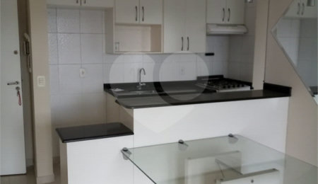 Apartamento à venda com 2 quartos em Vila Anastácio, São Paulo, SP