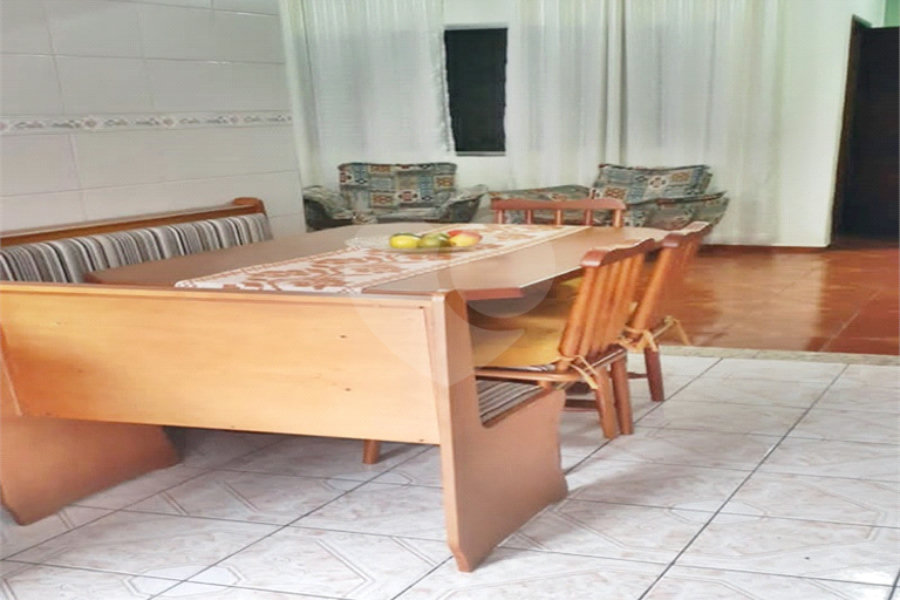 Sobrado à venda com 3 quartos em Tremembé, São Paulo, SP