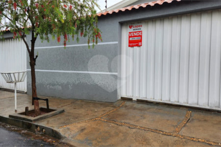 Casa à venda com 4 quartos em Jardim das Estações (vila Xavier), Araraquara, SP