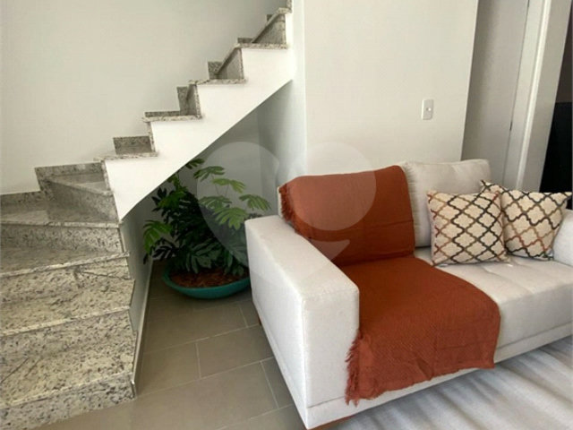 Casa à venda com 2 quartos no condomínio Vila Davos 2, São Paulo - SP