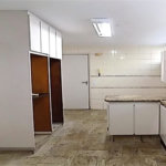 Sobrado à venda com 4 quartos, sendo 1 suíte, em Pinheiros, São Paulo, SP