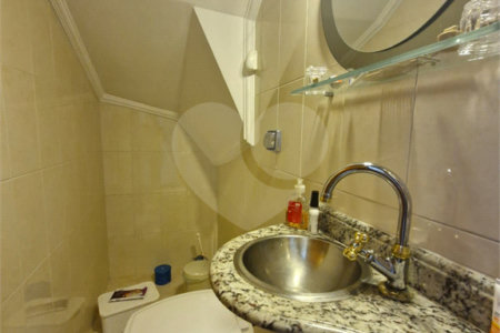 Casa à venda com 3 suítes no condomínio Residencial Jardim França, São Paulo - SP