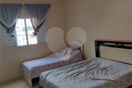 Sobrado à venda com 3 quartos em Parque Residencial Casa Branca, Suzano, SP
