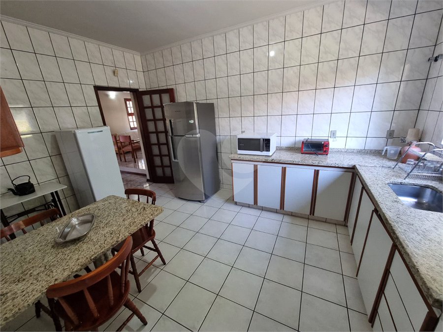 Casa à venda com 4 quartos, sendo 2 suítes, em Bosque, Vinhedo, SP